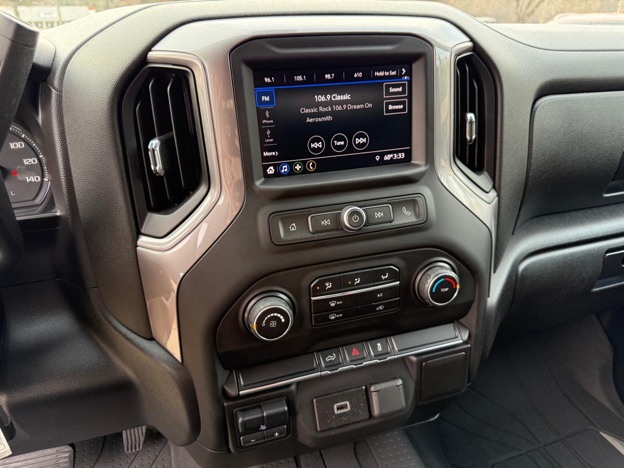 Chevrolet Silverado 1500 Custom Double Cab 4WD 2020