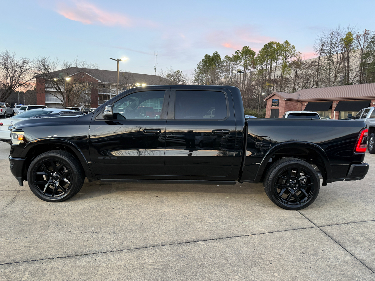 RAM 1500 Laramie Crew Cab SWB 4WD 2020