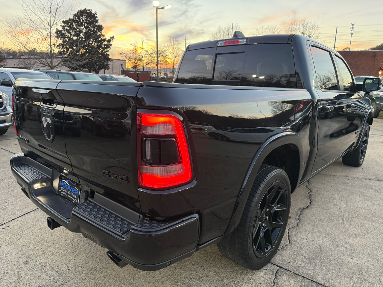 RAM 1500 Laramie Crew Cab SWB 4WD 2020