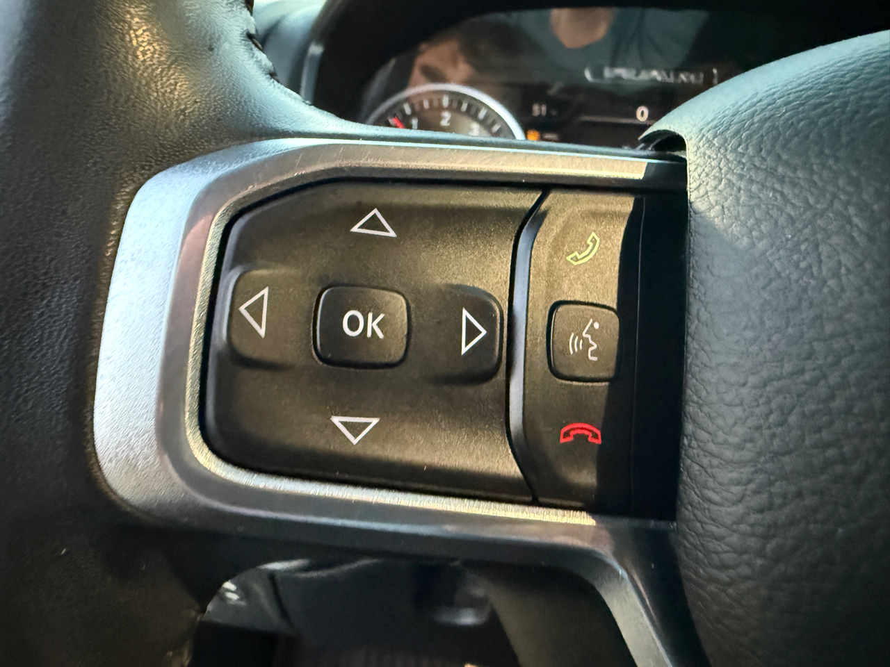 RAM 1500 Laramie Crew Cab SWB 4WD 2020