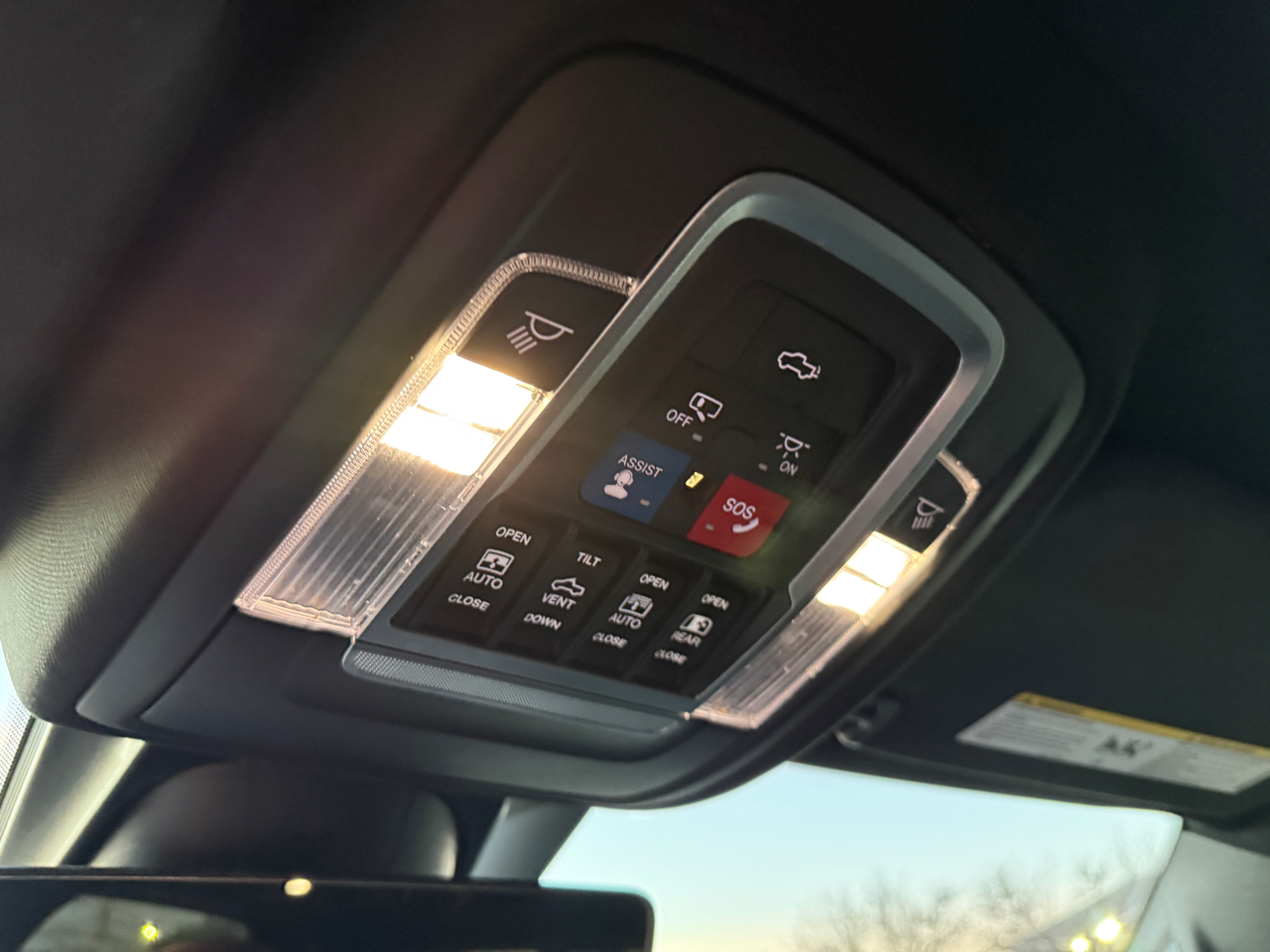 RAM 1500 Laramie Crew Cab SWB 4WD 2020