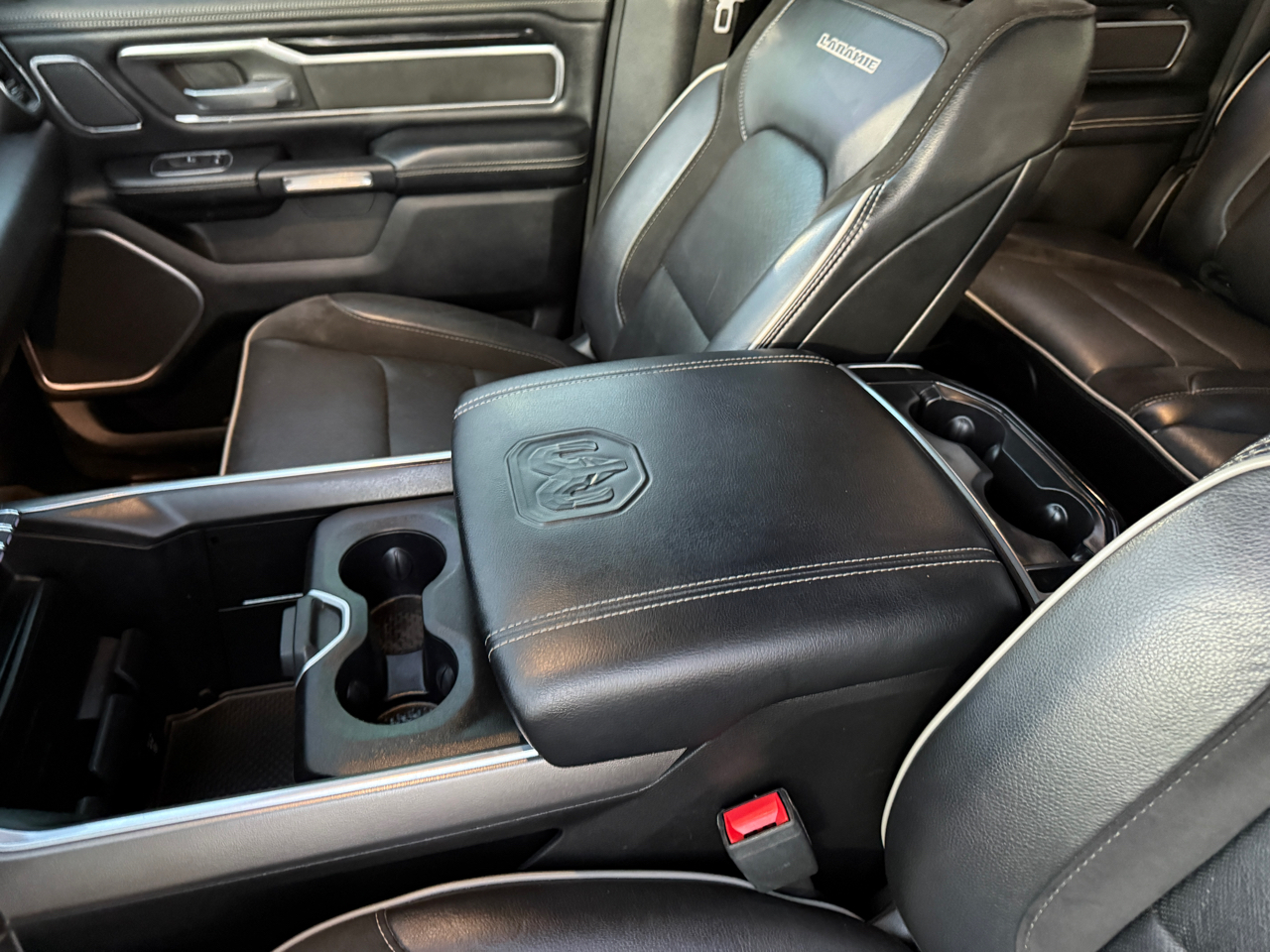 RAM 1500 Laramie Crew Cab SWB 4WD 2020