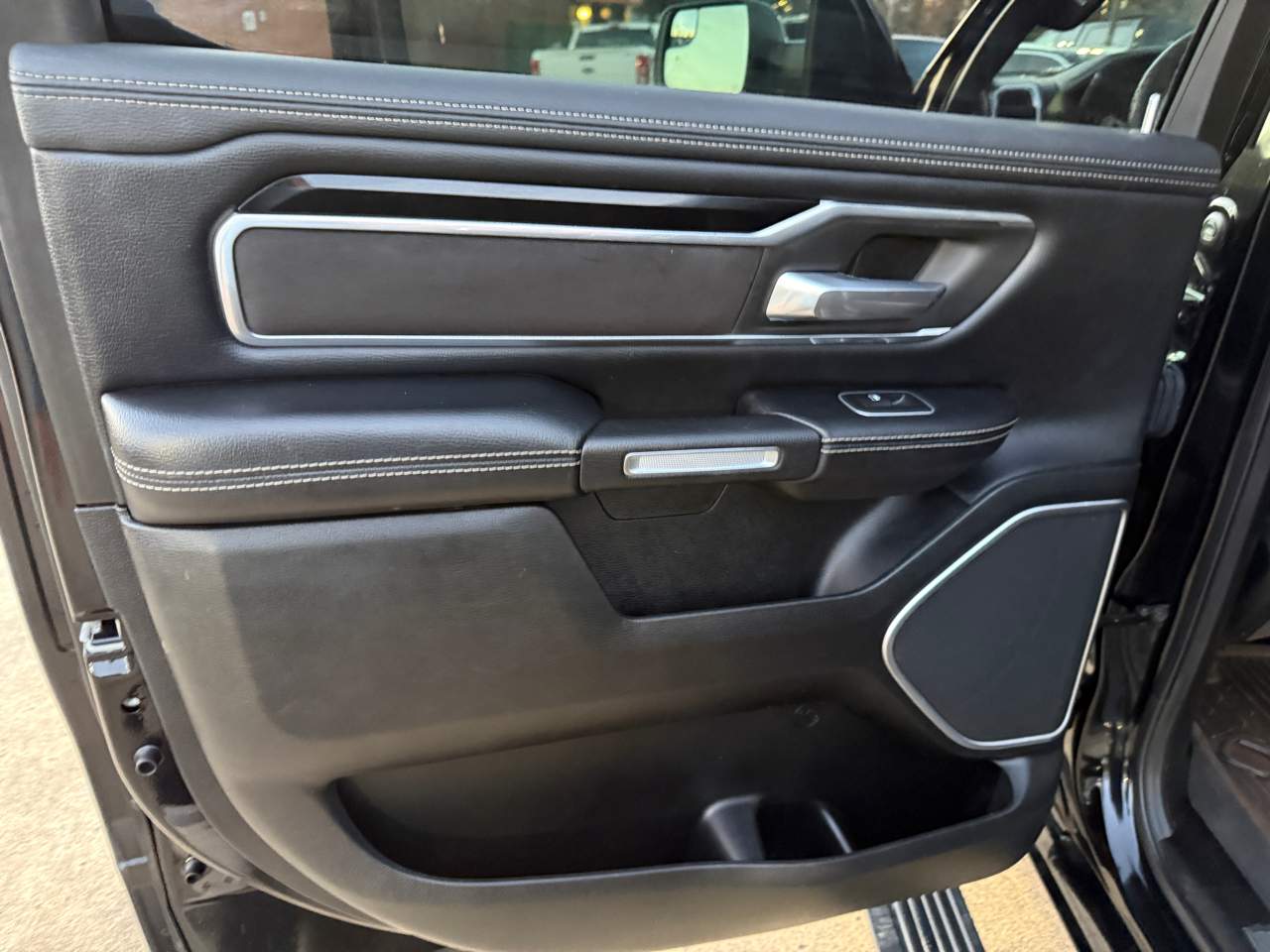 RAM 1500 Laramie Crew Cab SWB 4WD 2020