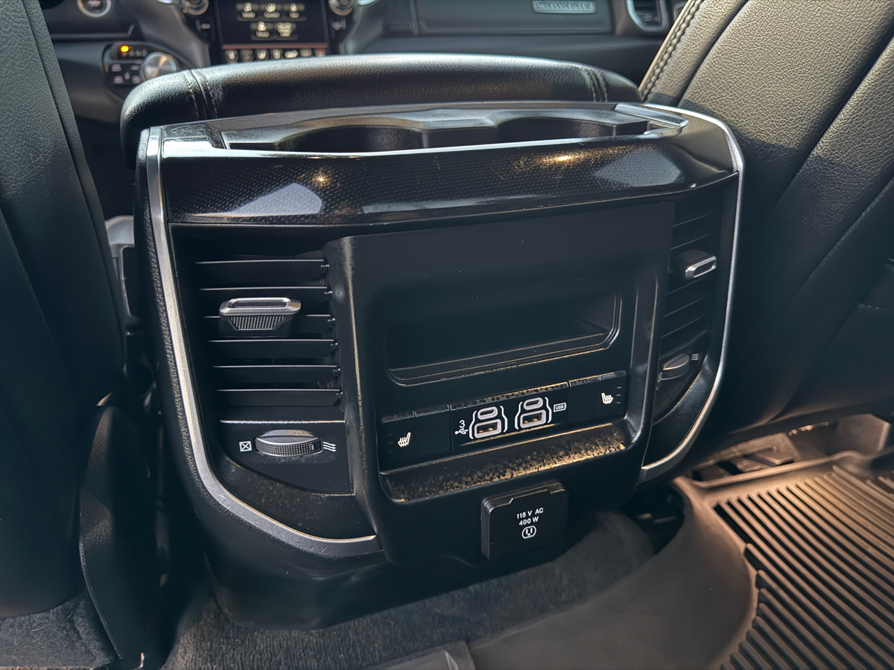 RAM 1500 Laramie Crew Cab SWB 4WD 2020