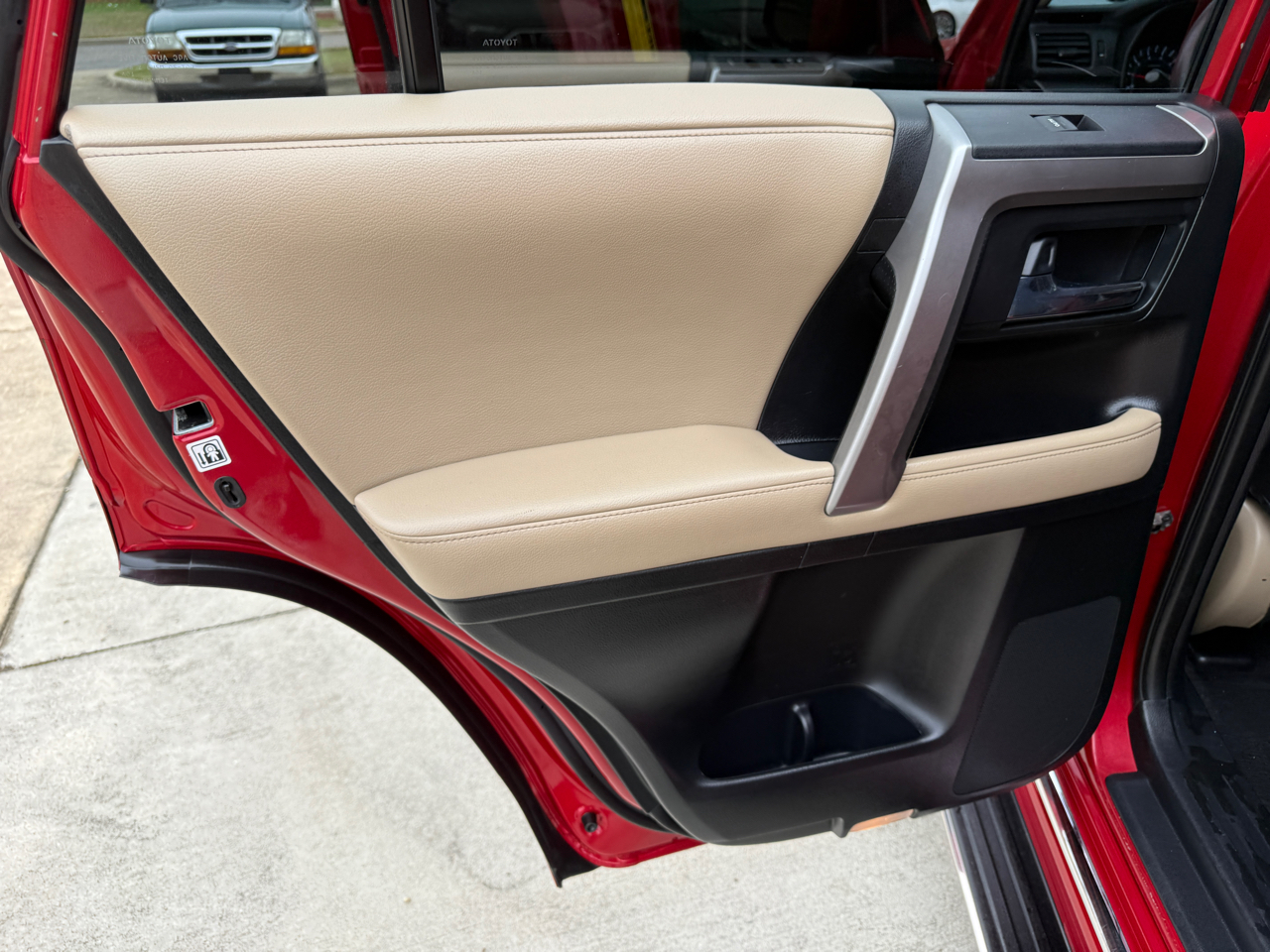 Toyota 4Runner SR5 2WD 2016