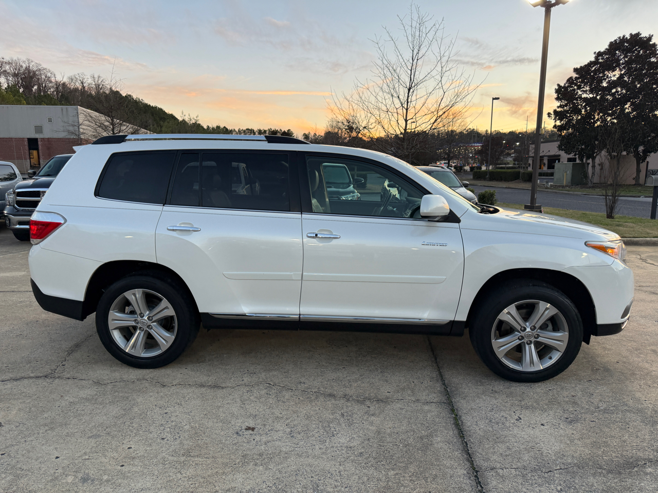 Toyota Highlander Limited 2WD 2013