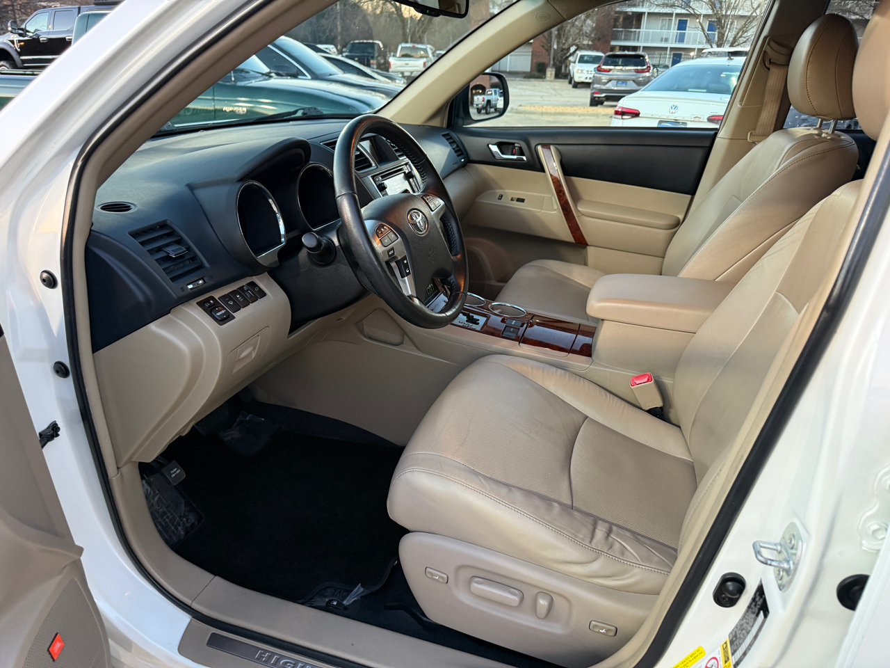 Toyota Highlander Limited 2WD 2013