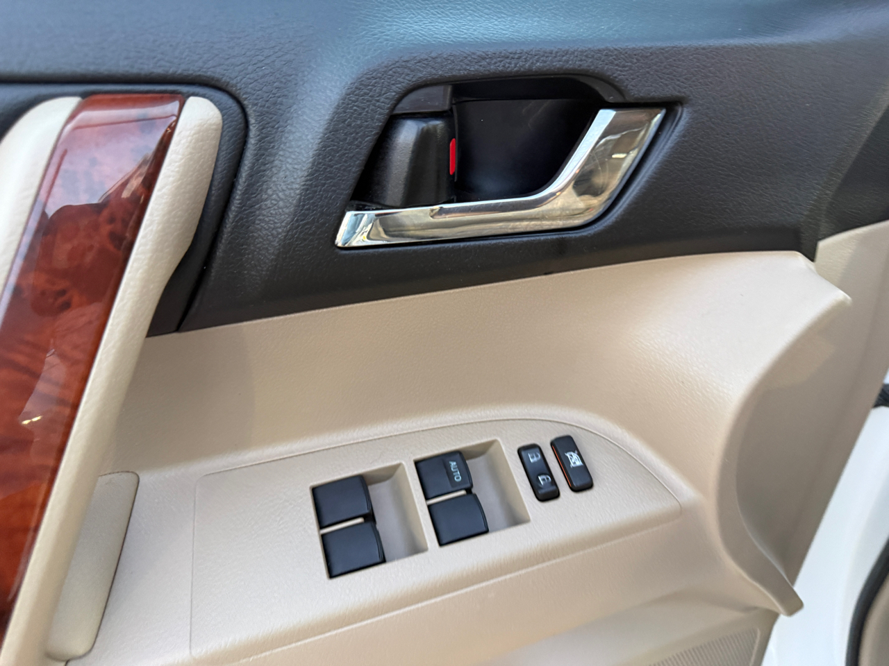 Toyota Highlander Limited 2WD 2013