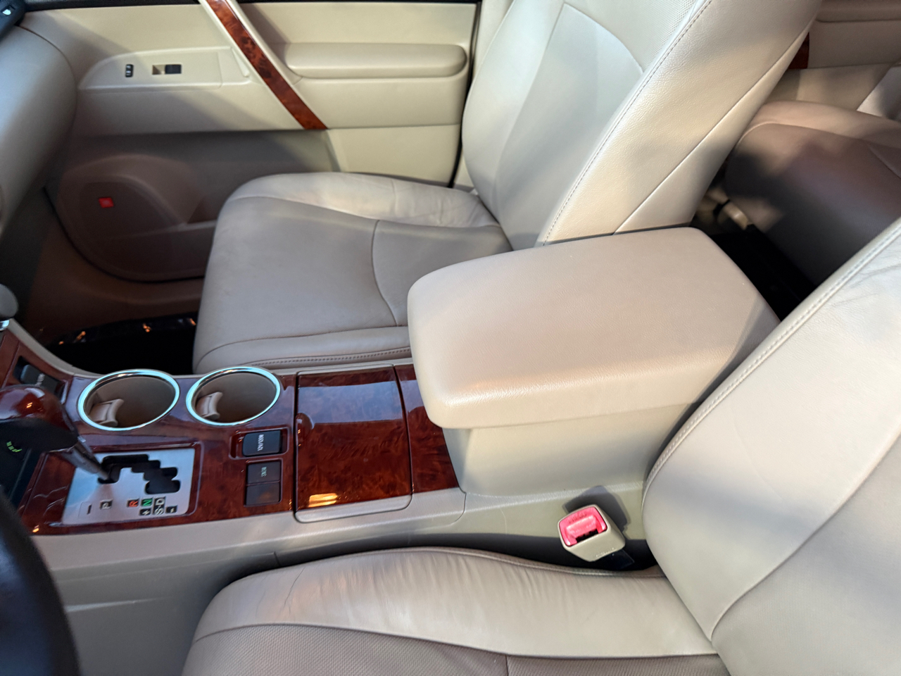 Toyota Highlander Limited 2WD 2013