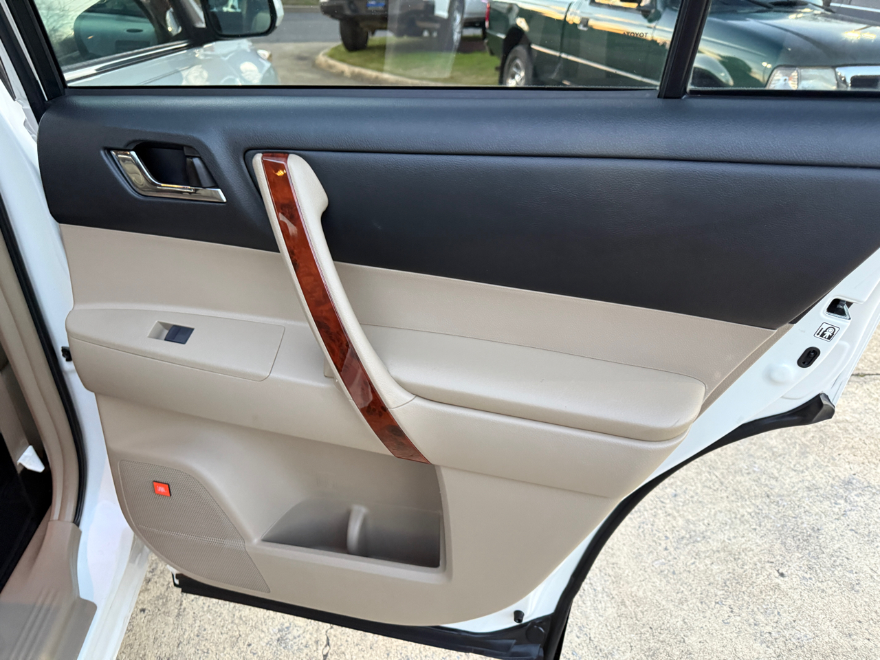 Toyota Highlander Limited 2WD 2013