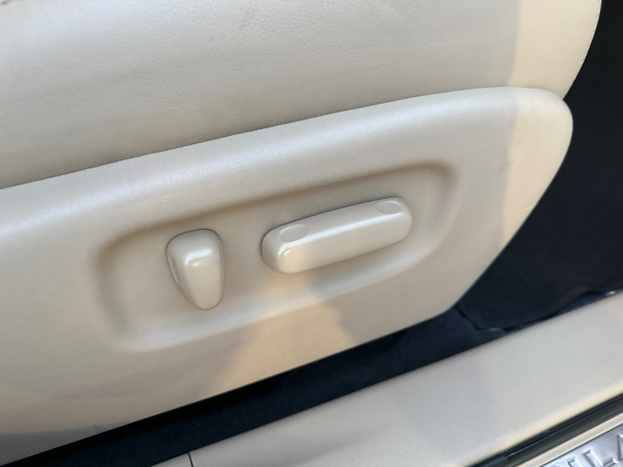 Toyota Highlander Limited 2WD 2013