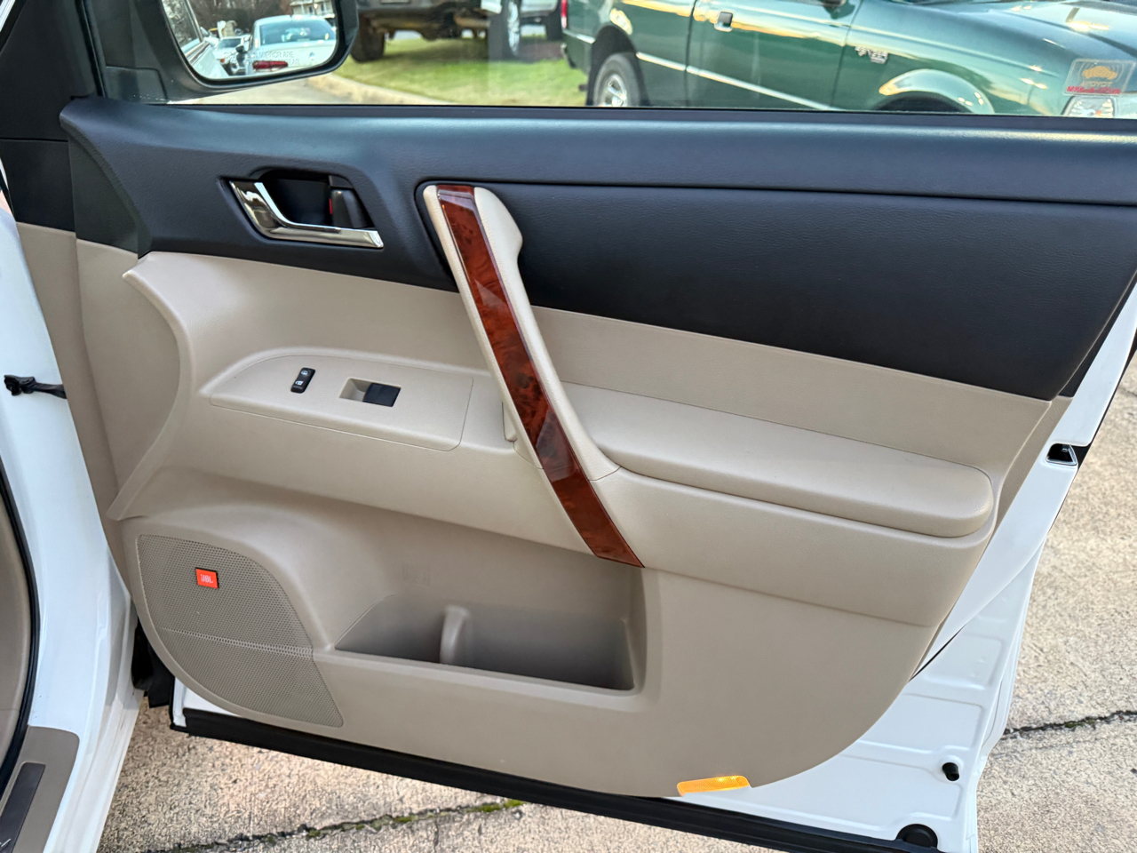 Toyota Highlander Limited 2WD 2013