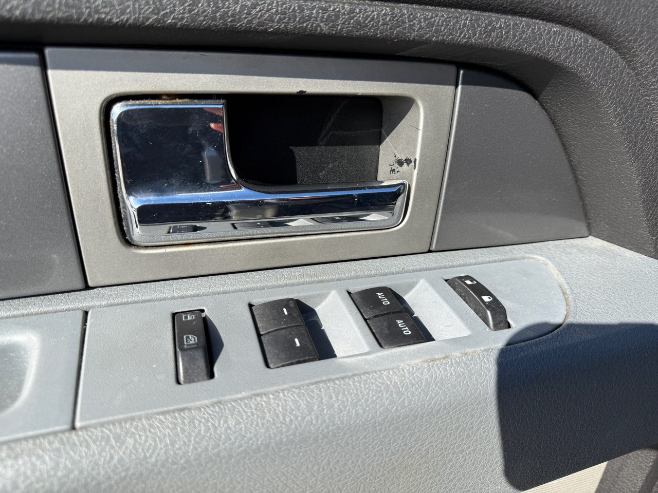 Ford F-150 XLT SuperCab 8-ft. Bed 2WD 2011