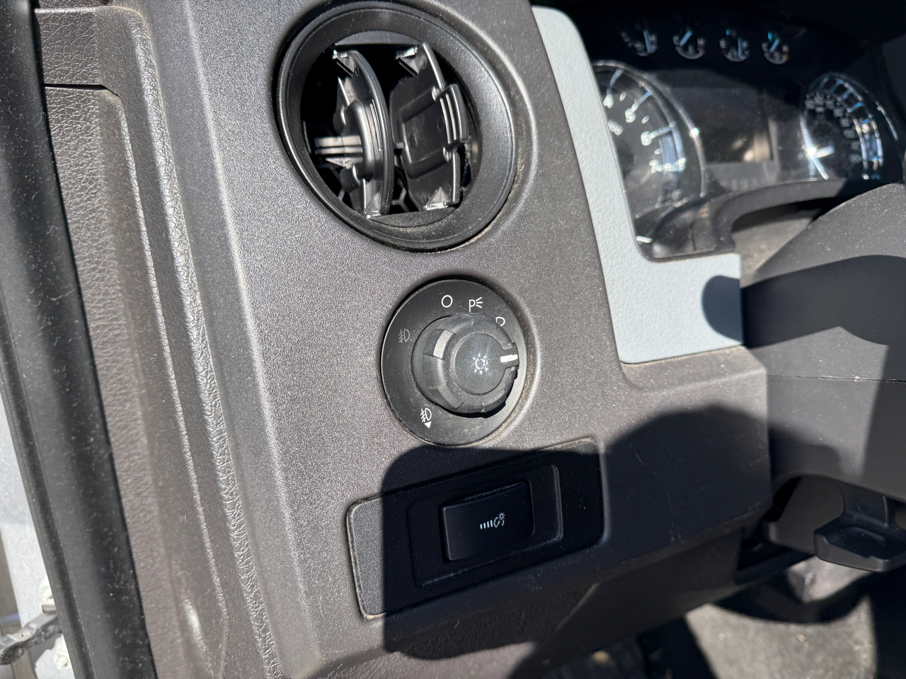 Ford F-150 XLT SuperCab 8-ft. Bed 2WD 2011