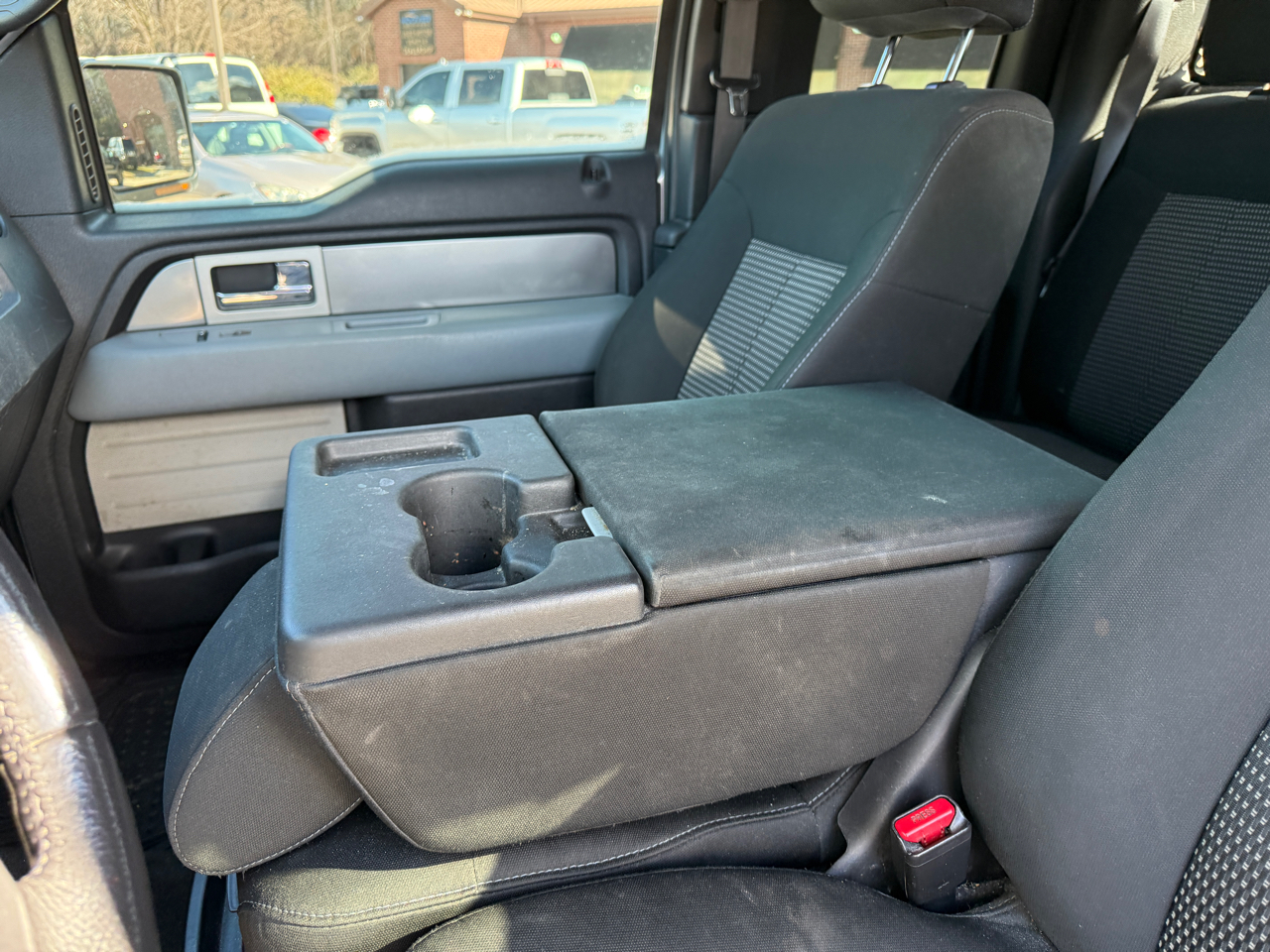 Ford F-150 XLT SuperCab 8-ft. Bed 2WD 2011