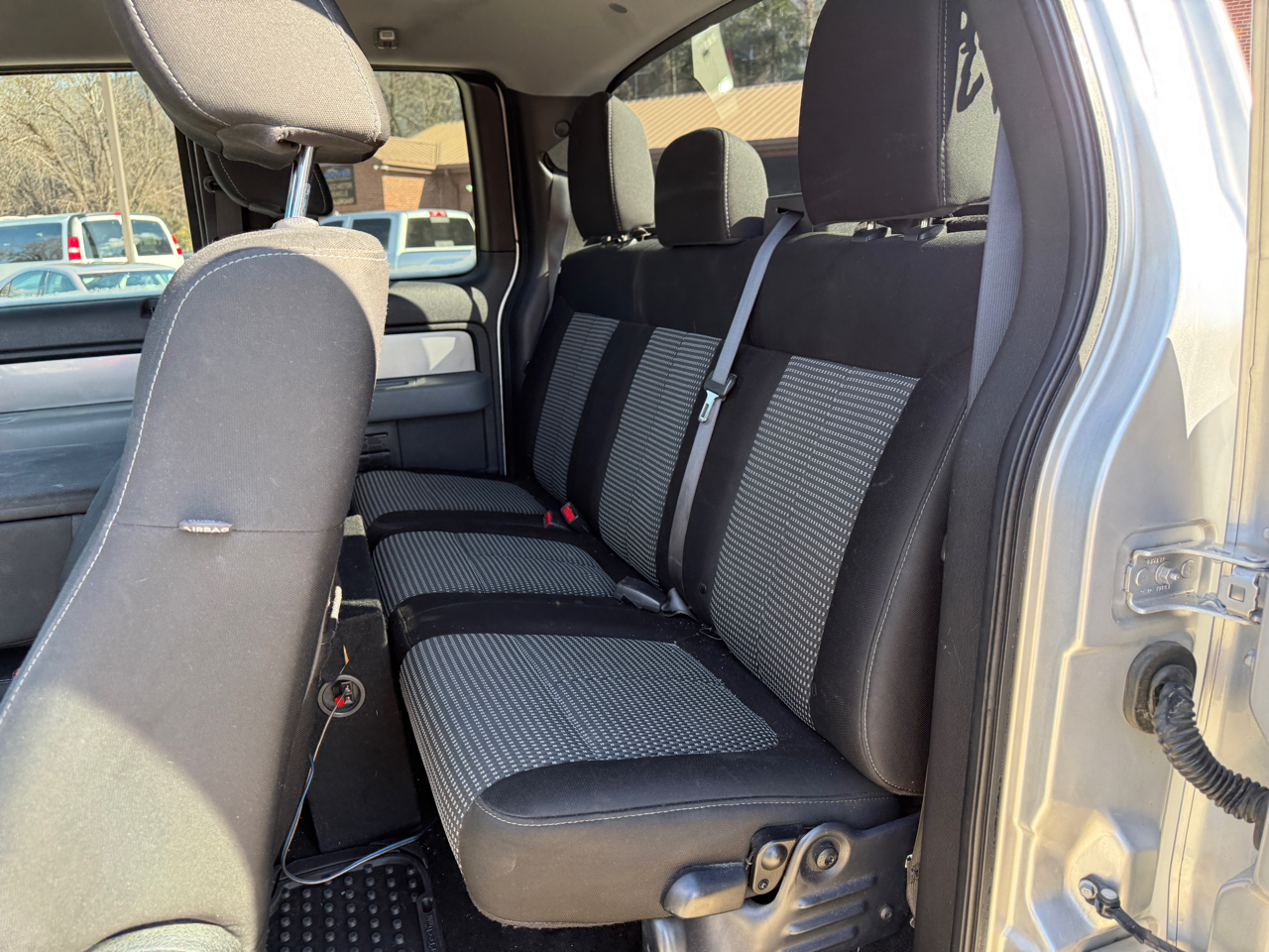 Ford F-150 XLT SuperCab 8-ft. Bed 2WD 2011