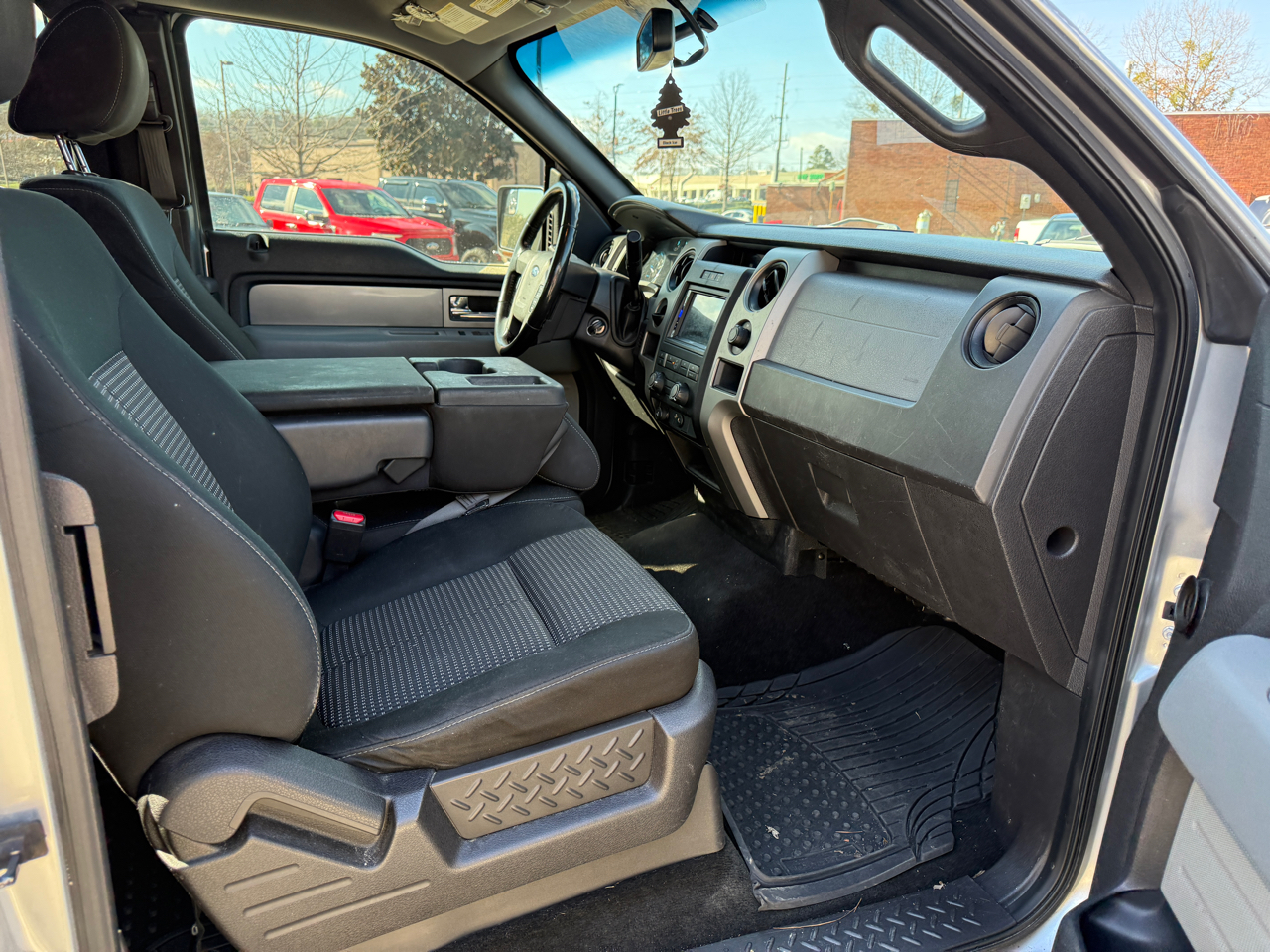 Ford F-150 XLT SuperCab 8-ft. Bed 2WD 2011