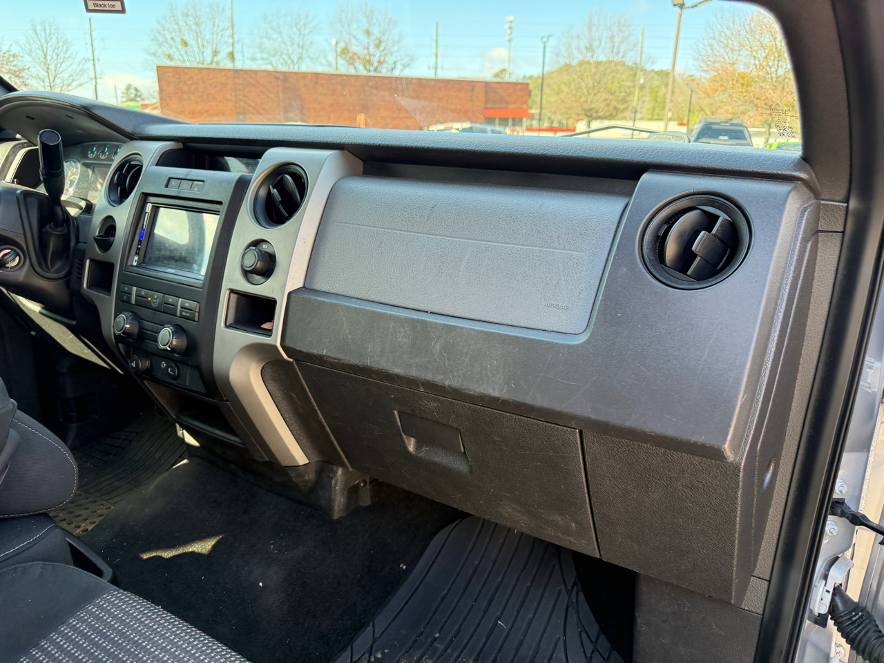 Ford F-150 XLT SuperCab 8-ft. Bed 2WD 2011