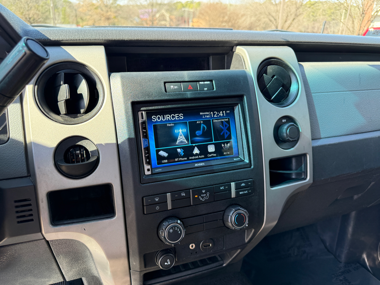 Ford F-150 XLT SuperCab 8-ft. Bed 2WD 2011