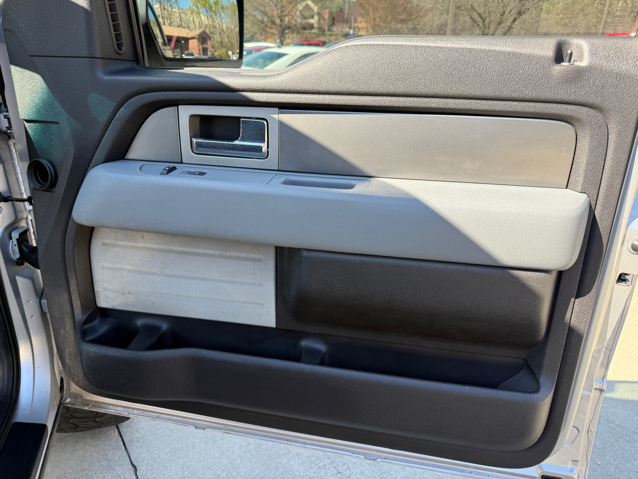 Ford F-150 XLT SuperCab 8-ft. Bed 2WD 2011