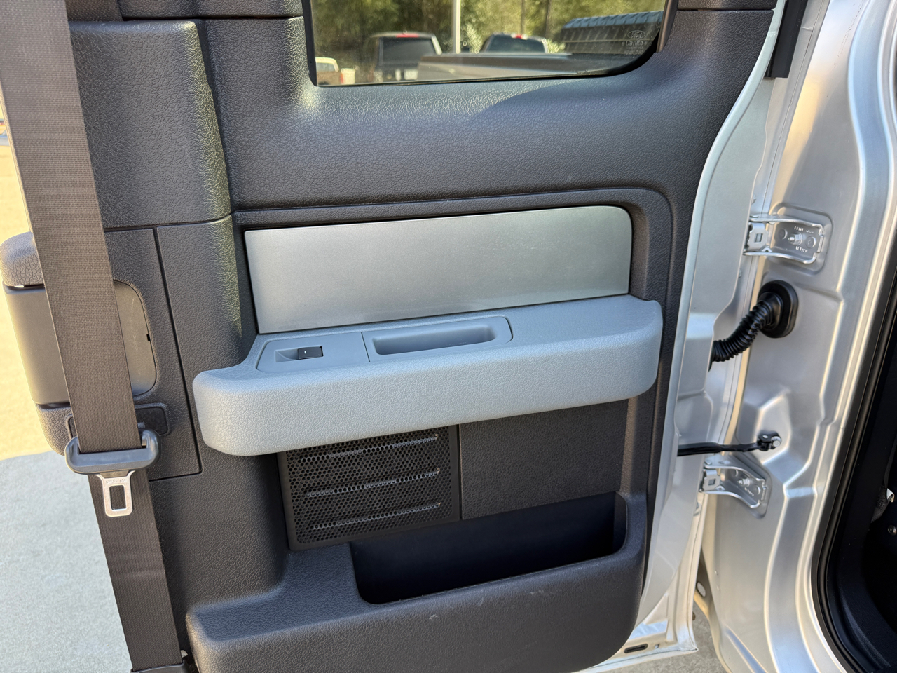 Ford F-150 XLT SuperCab 8-ft. Bed 2WD 2011