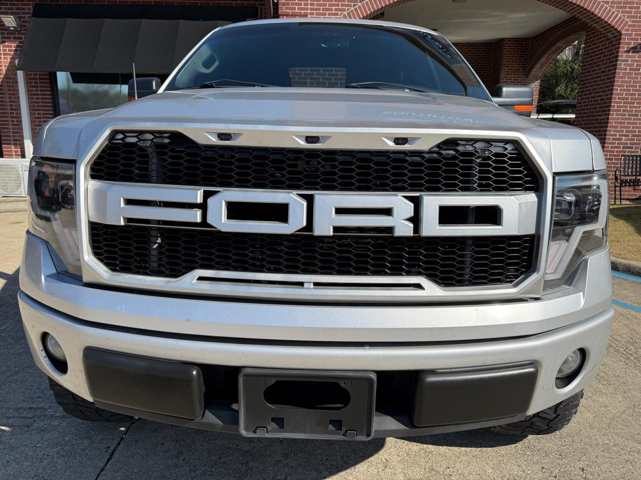 Ford F-150 XLT SuperCab 8-ft. Bed 2WD 2011