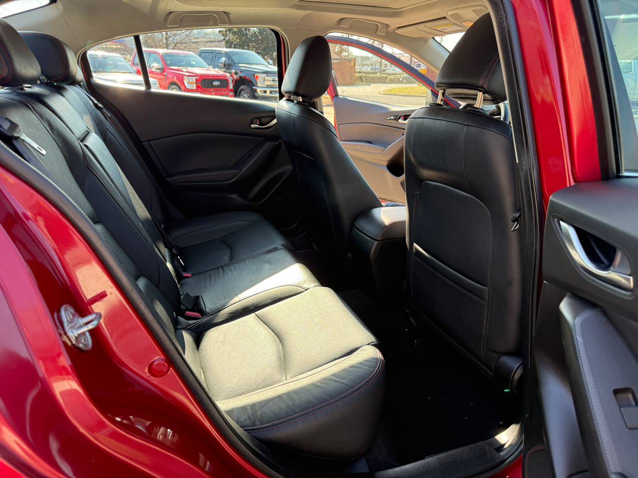 Mazda MAZDA3 s Grand Touring AT 4-Door 2015