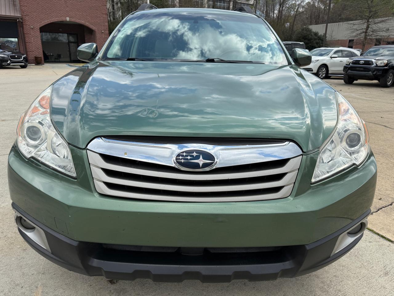 Subaru Outback 2.5i Limited 2011