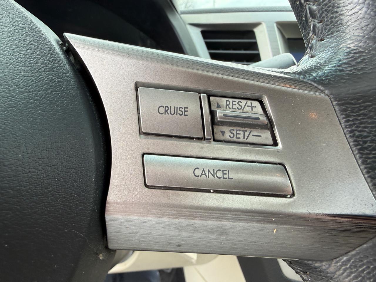 Subaru Outback 2.5i Limited 2011