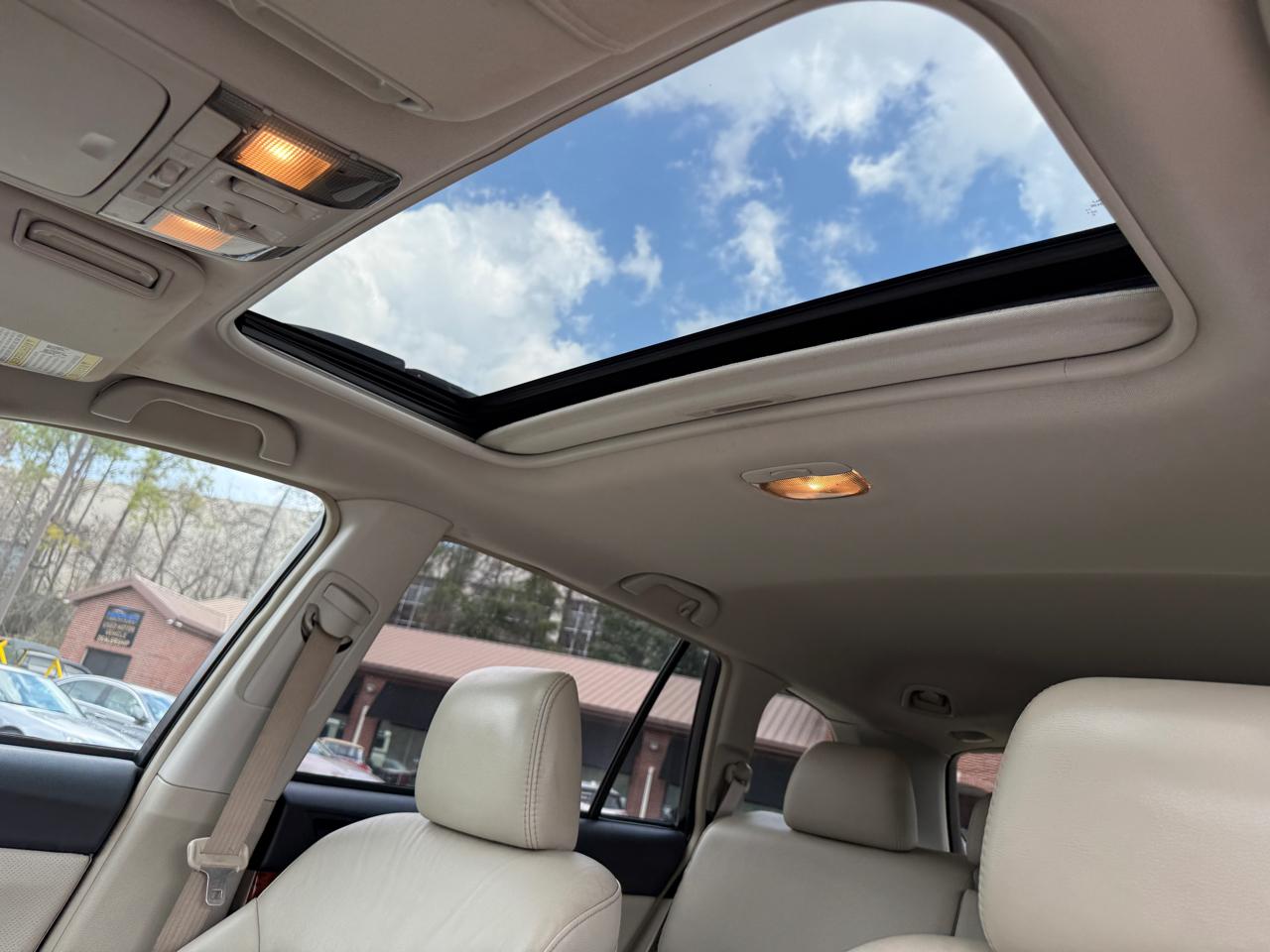 Subaru Outback 2.5i Limited 2011