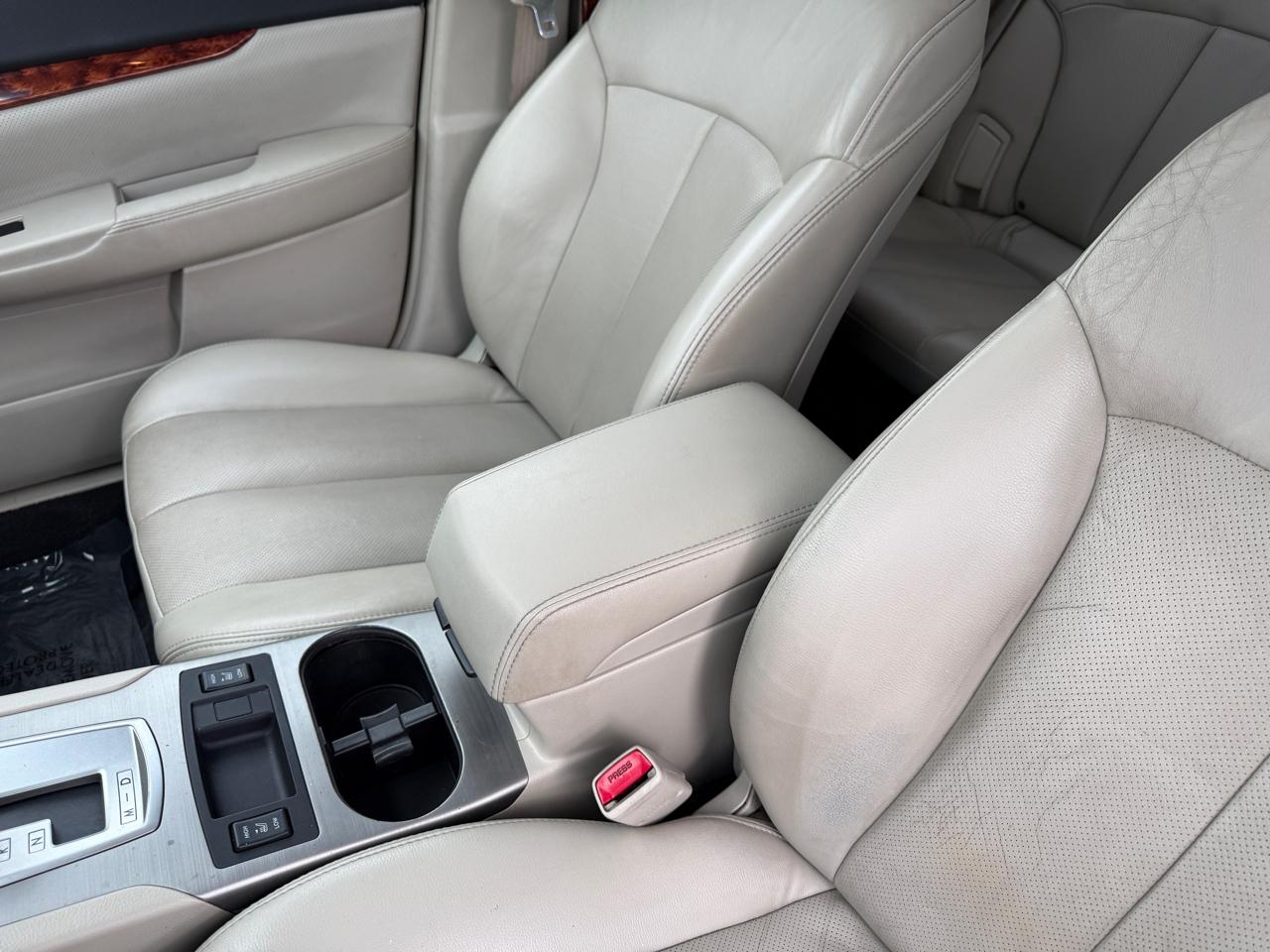 Subaru Outback 2.5i Limited 2011