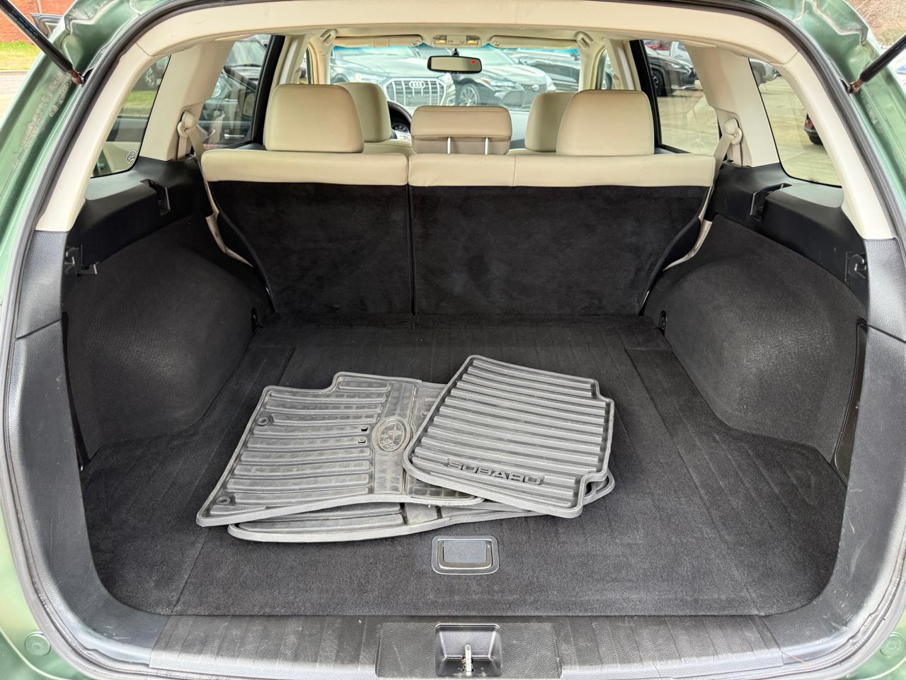 Subaru Outback 2.5i Limited 2011