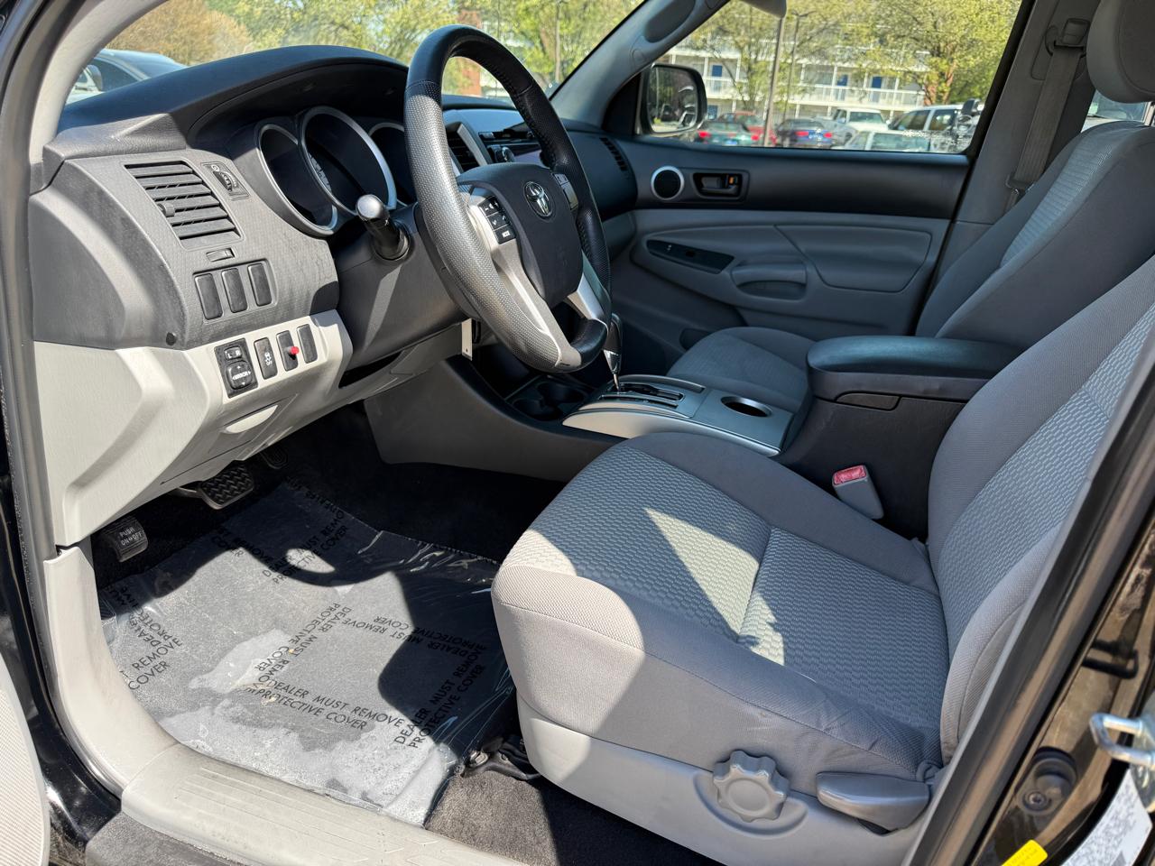 Toyota Tacoma PreRunner Double Cab Auto 2WD 2012