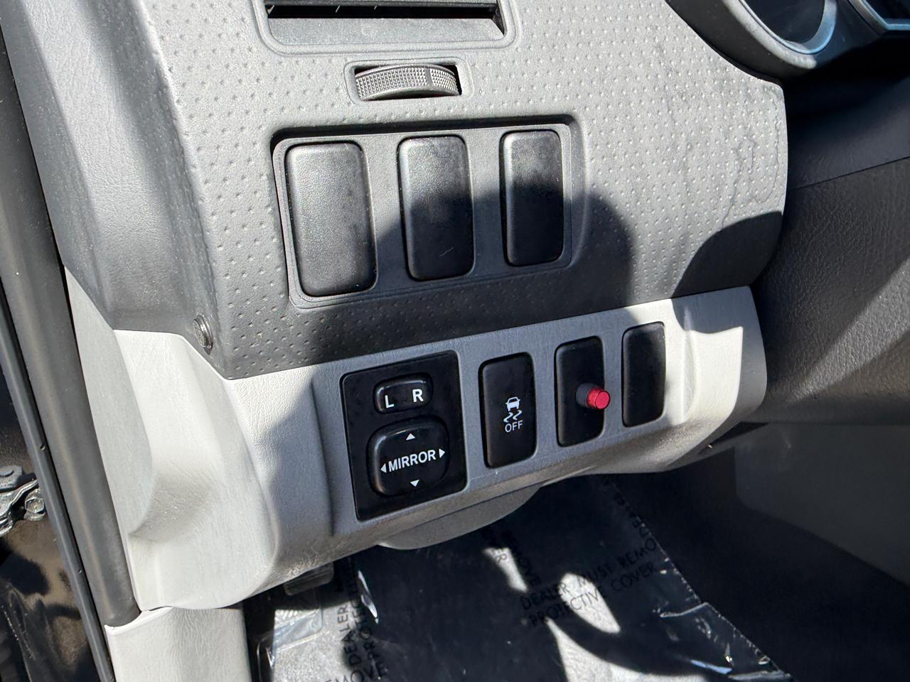 Toyota Tacoma PreRunner Double Cab Auto 2WD 2012