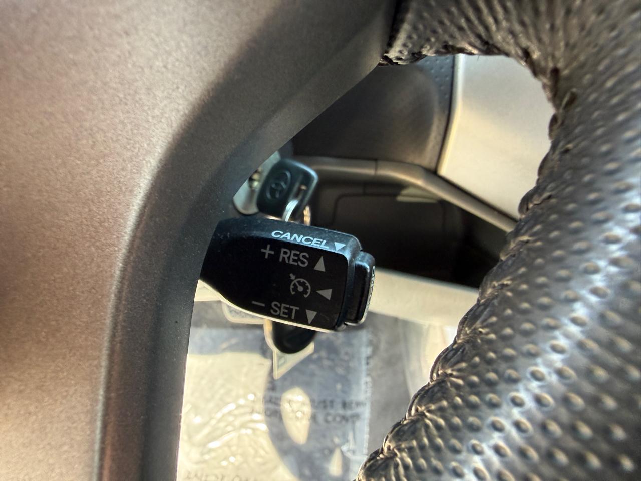 Toyota Tacoma PreRunner Double Cab Auto 2WD 2012