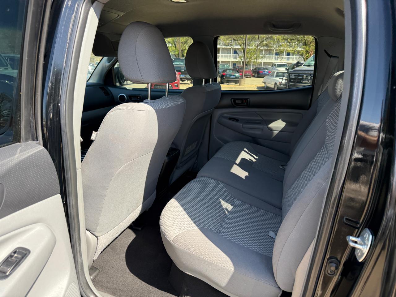 Toyota Tacoma PreRunner Double Cab Auto 2WD 2012