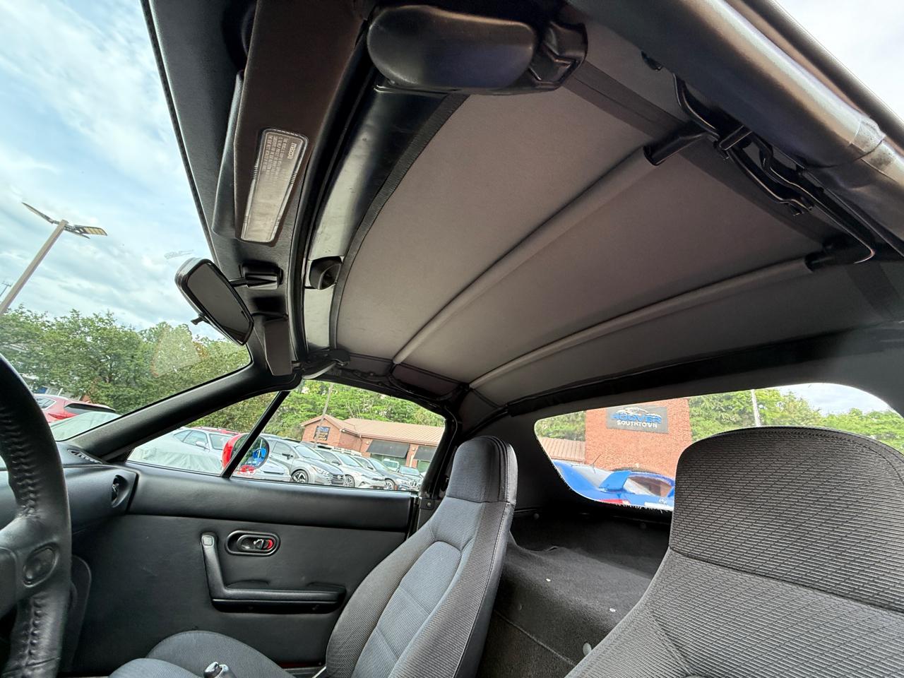 Mazda MX-5 Miata Base 1992