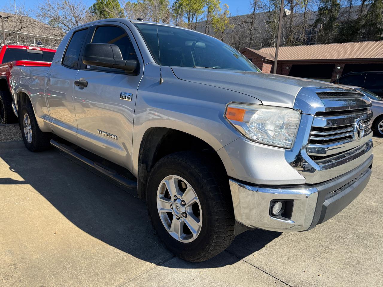 Toyota Tundra SR5 5.7L FFV V8 Double Cab 2WD 2017