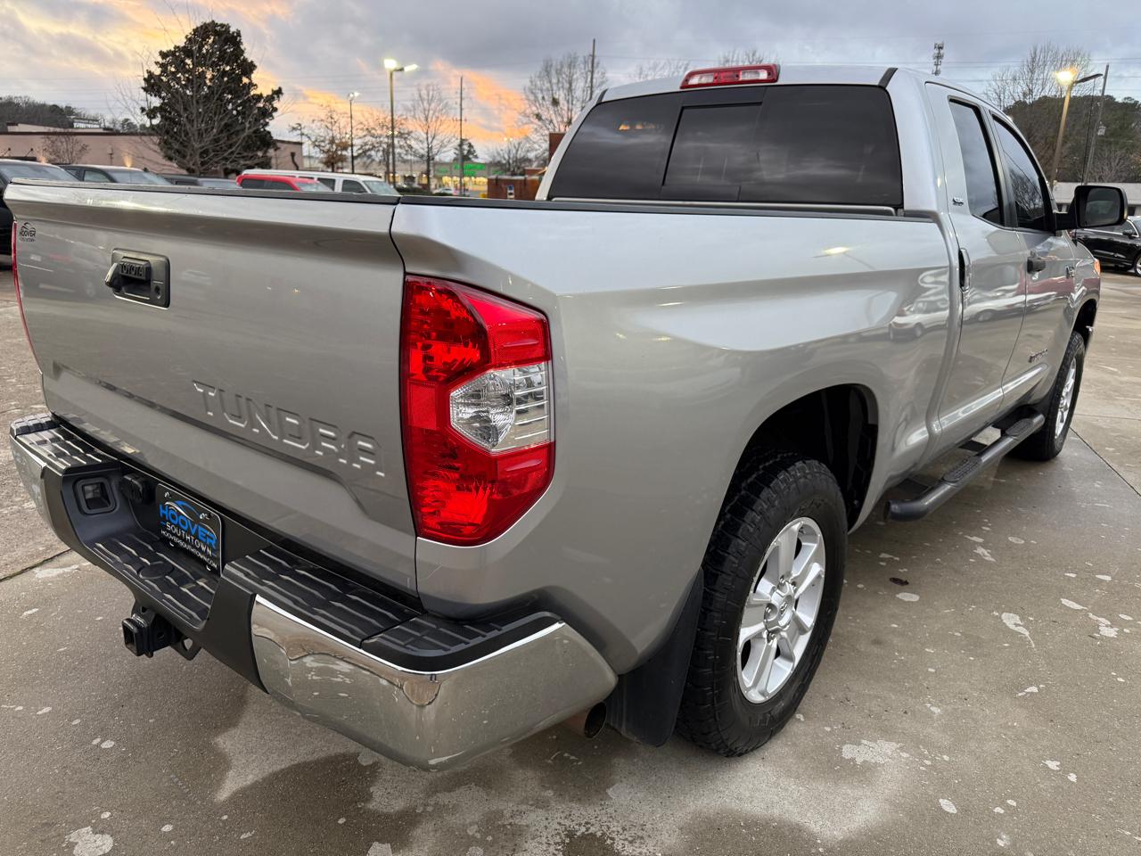 Toyota Tundra SR5 5.7L FFV V8 Double Cab 2WD 2017