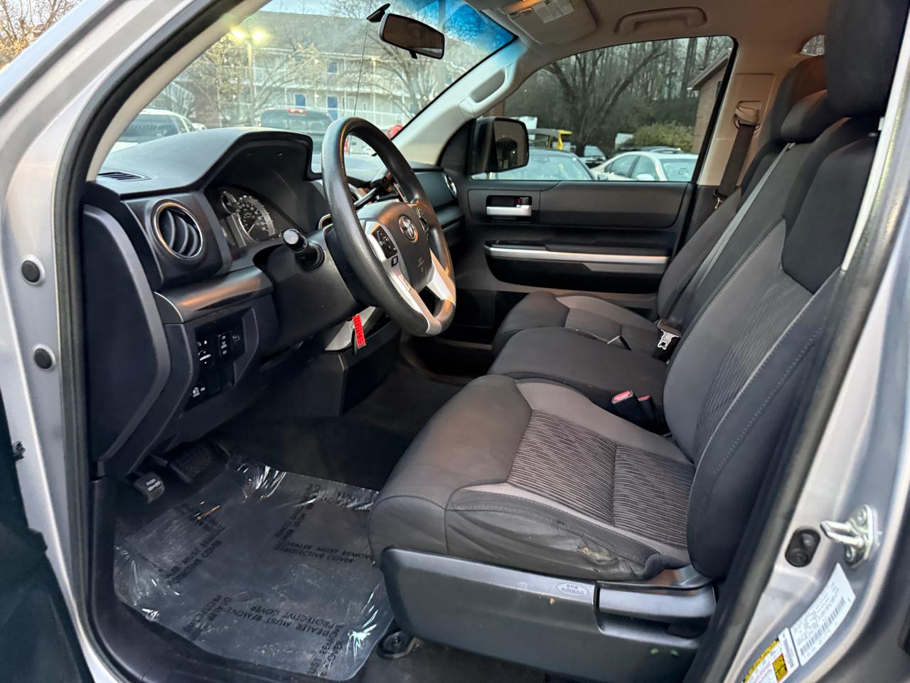 Toyota Tundra SR5 5.7L FFV V8 Double Cab 2WD 2017