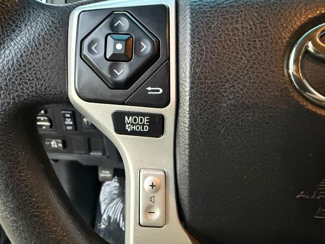 Toyota Tundra SR5 5.7L FFV V8 Double Cab 2WD 2017