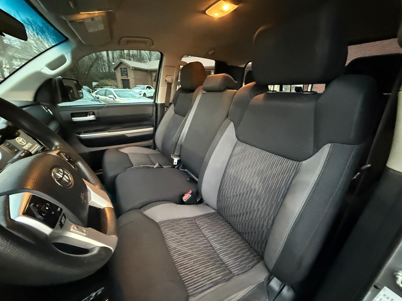 Toyota Tundra SR5 5.7L FFV V8 Double Cab 2WD 2017