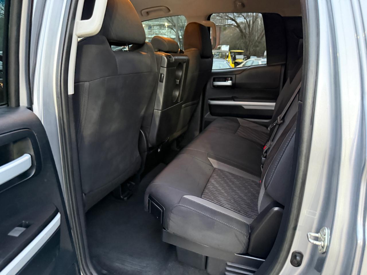 Toyota Tundra SR5 5.7L FFV V8 Double Cab 2WD 2017