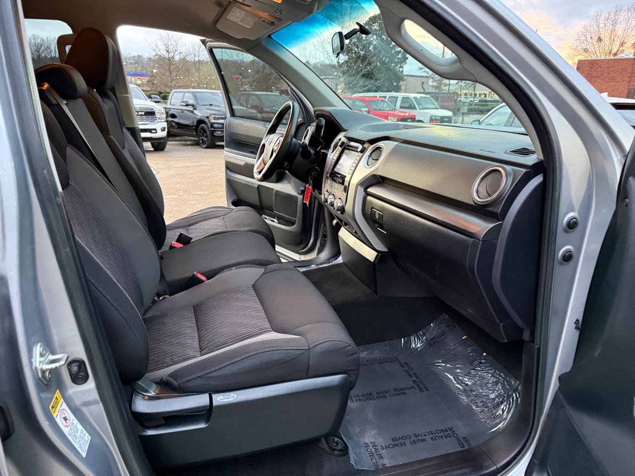 Toyota Tundra SR5 5.7L FFV V8 Double Cab 2WD 2017