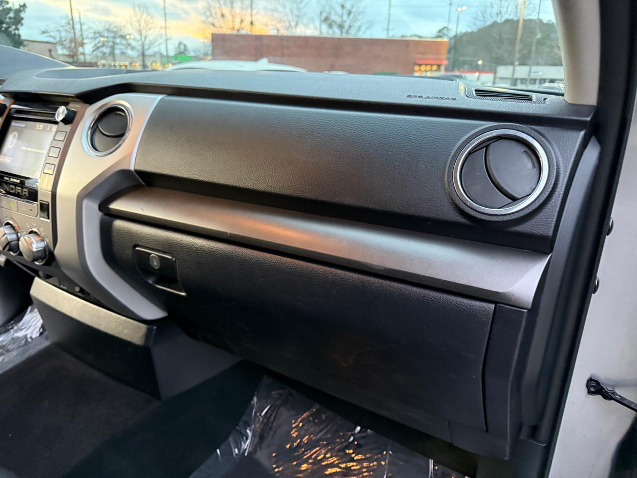 Toyota Tundra SR5 5.7L FFV V8 Double Cab 2WD 2017