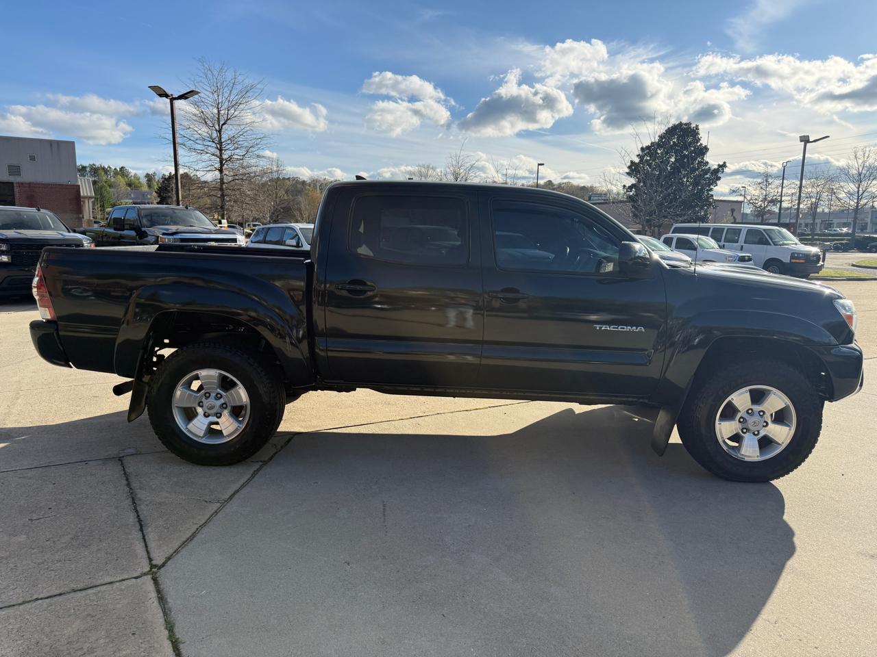 Toyota Tacoma PreRunner Double Cab V6 5AT 2WD 2014