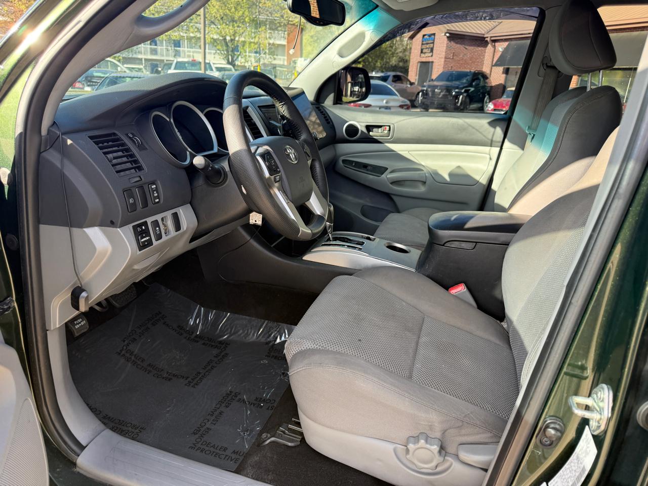 Toyota Tacoma PreRunner Double Cab V6 5AT 2WD 2014