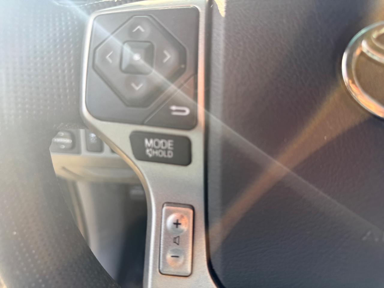 Toyota Tacoma PreRunner Double Cab V6 5AT 2WD 2014