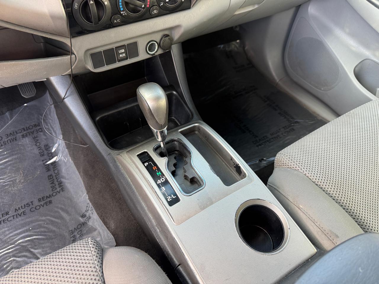 Toyota Tacoma PreRunner Double Cab V6 5AT 2WD 2014