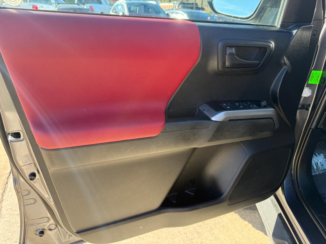 Toyota Tacoma SR5 Double Cab I4 2WD 2022